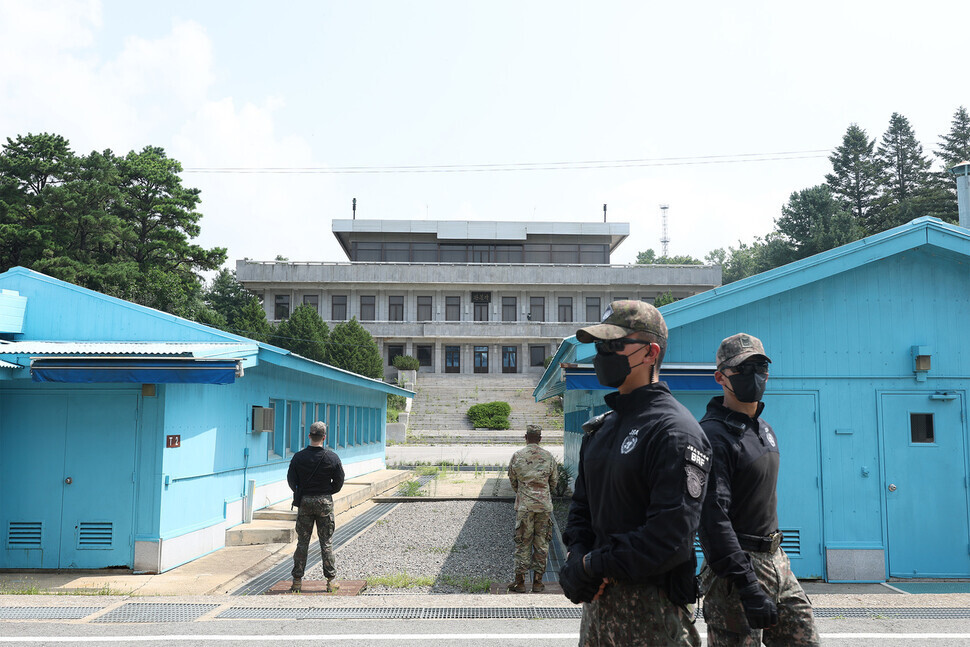 판문점 공동경비구역(JSA) 견학이 재개된 가운데 지난달 19일 판문점에 적막감이 흐르고 있다. 사진공동취재단