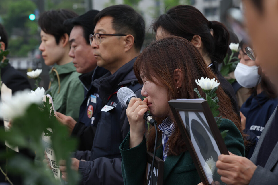 안상미 미추홀구 전세사기 피해자 대책위원회 위원장이 발언을 하다 눈물을 흘리고 있다. 백소아 기자