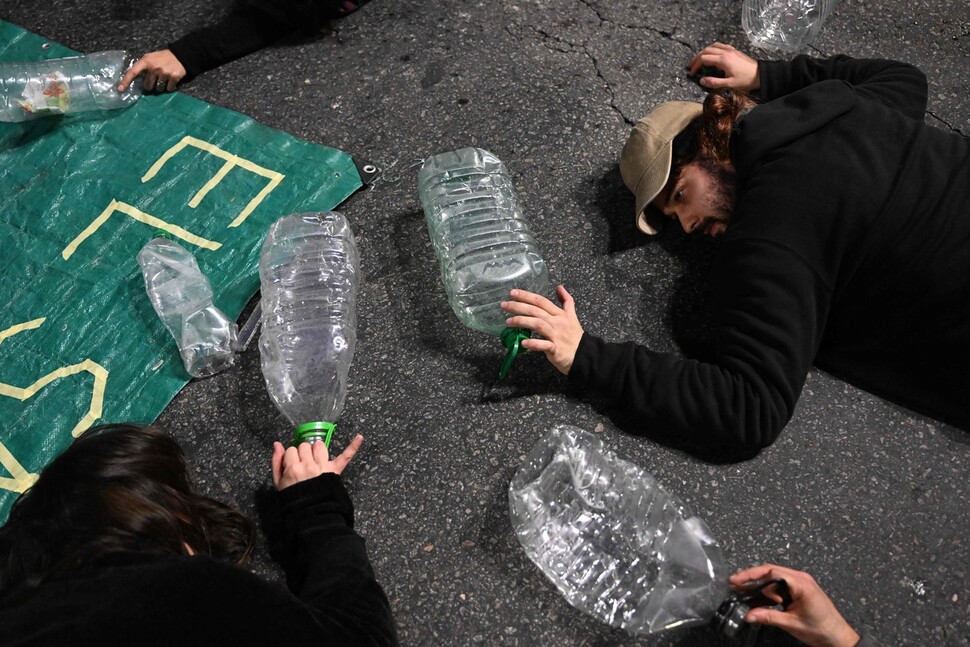 31일 몬테비데오에서 물 부족 사태 해결을 요구하는 시위가 벌어지고 있다. AFP 연합뉴스