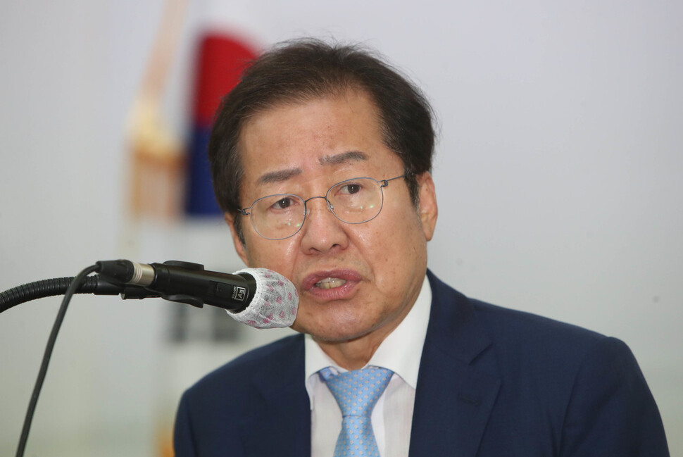 국민의힘 대권주자인 홍준표 의원이 10일 대구시당에서 기자간담회를 하고 있다. 연합뉴스