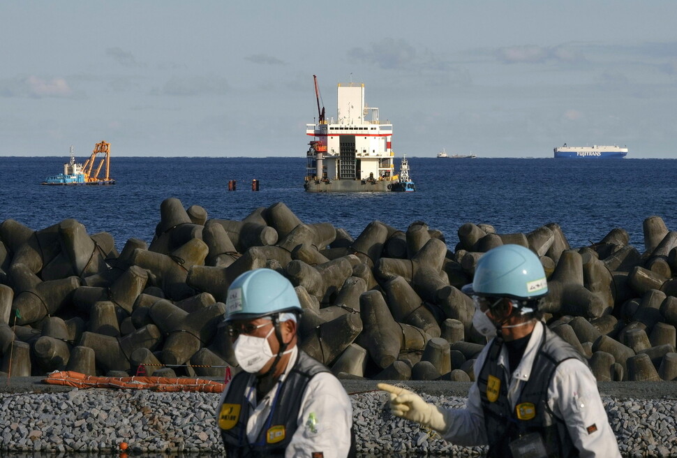 지난해 12월 후쿠시마 제1원전 인근 해저터널 현장의 모습. 도쿄전력은 방사성 물질 정화처리장치로 처리된 물을 원전에서 1㎞ 밖으로 내보내기 위한 터널 공사를 8할 이상 마쳤으며 6월 이후 방류를 예고하고 있다. EPA 연합뉴스