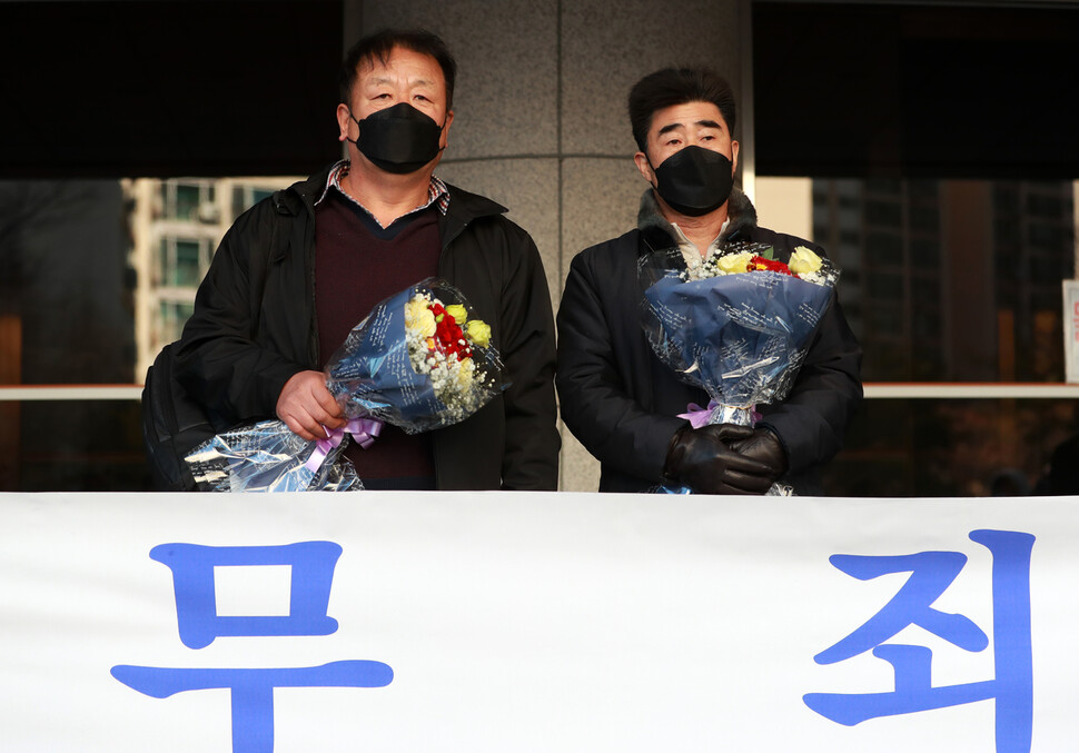 ‘낙동강변 살인사건’ 피해 당사자 최인철(왼쪽)씨와 장동익씨(오른쪽). 연합뉴스