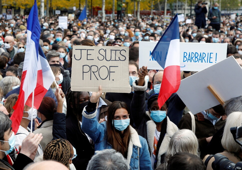 “프랑스 이슬람 극단주의 성향 외국인 231명 추방 계획”