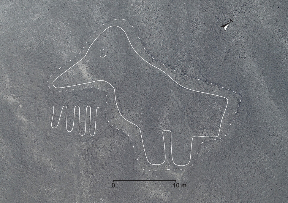 야마가타 대학 연구진이 2022년 12월 19일 로이터통신를 통해 공개한 사람 모양의 나스카 지상화의 모습. 형태를 명확히 구분할 수 있도록 도형화 가공된 사진이다. 야마가타 대학 제공 로이터 연합뉴스