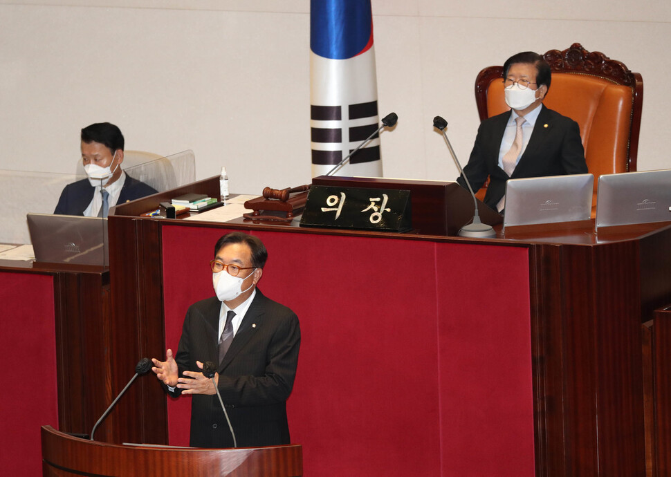 정진석 국민의힘 의원이 31일 국회에서 열린 본회의에서 하반기 국회부의장으로 선출된 뒤 소감을 밝히고 있다. 공동취재사진