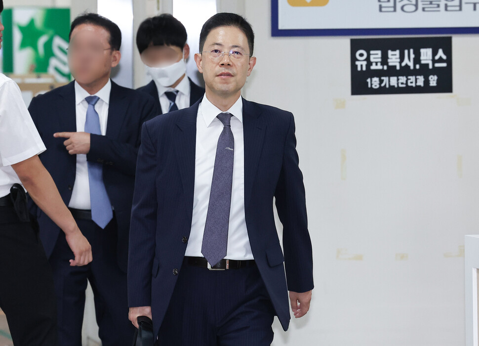 ‘고발사주 의혹'으로 재판에 넘겨진 손준성 서울고검 송무부장이 지난달 21일 오후 서울 서초구 서울중앙지법에서 열린 1심 속행공판에 출석하고 있다. 연합뉴스