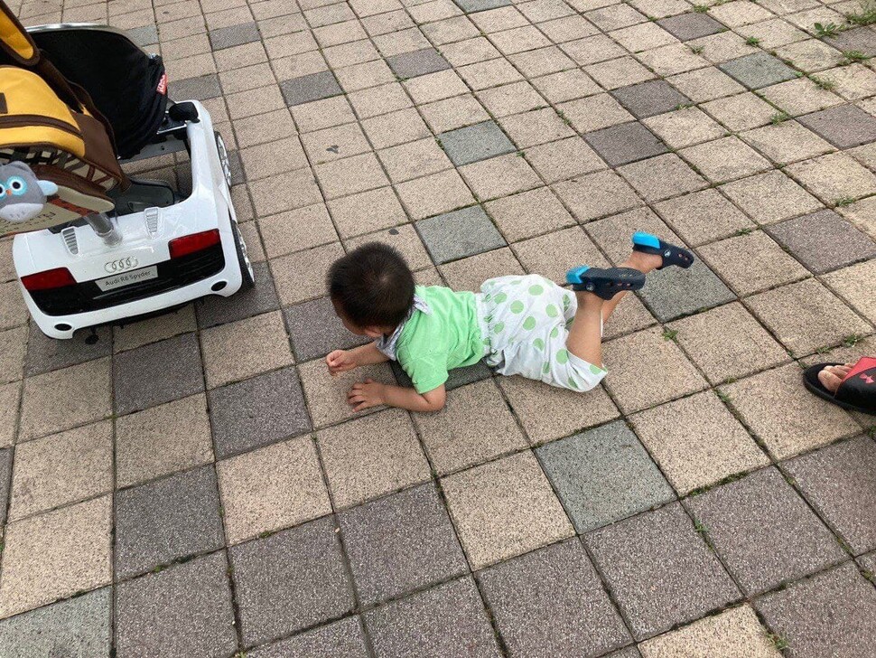 어린이집 하원 후 집에 안 간다고 떼를 쓰는 아이