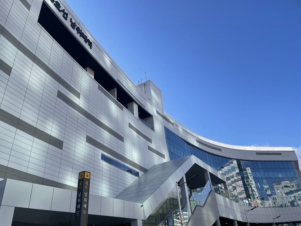 18일 오전 5시부터 운영될 예정인 경기도 성남시 수정구 복정동 남위례역사의 모습. 성남시 제공.