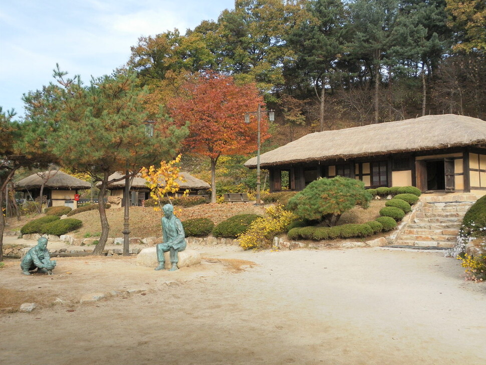 김유정문학촌은 8월6~7일 ‘김유정 그리는 아이들 전시회’와 ‘김유정 소설 전시회’를 연다. 사진은 김유정문학촌 모습. 김유정문학촌 제공