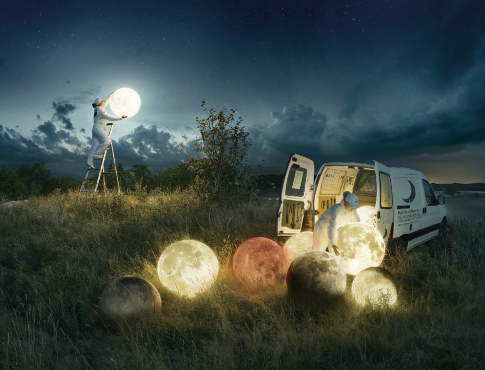 Full Moon Service, 2017 © Erik Johansson