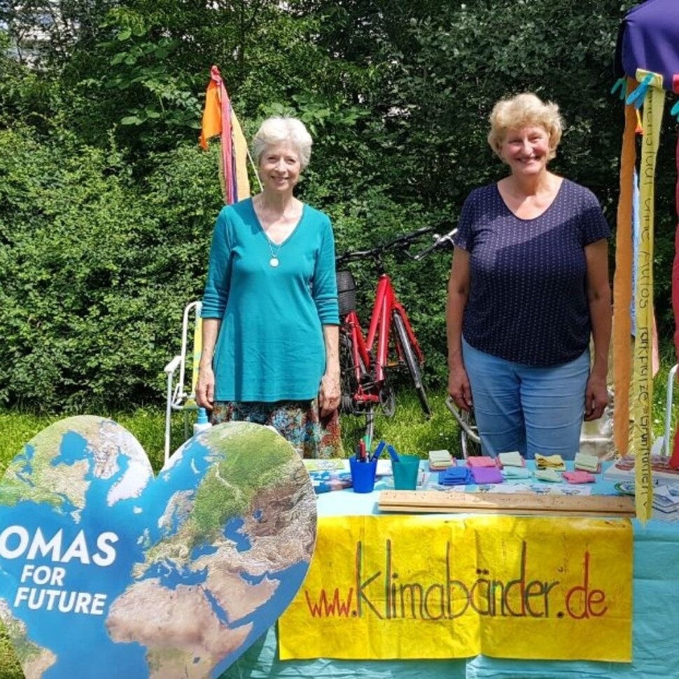 3일 독일의 기후운동단체 ‘미래를 위한 할머니’ 프라이부르크지부 회원들은 ‘기후 공부하기’ 등 개인이 실천할 수 있는 방법을 페이스북으로 소개했다. 미래를 위한 할머니 페이스북 갈무리