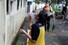 폭우로 침수 피해가 난 광주 광산구 신덕마을에서 12일 복구 활동에 참여한 자원봉사자가 물을 마시고 있다.  연합뉴스
