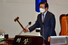 박병석 국회의장이 9일 오후 서울 여의도 국회에서 열린 본회의에서 의사봉을 두드리고 있다. 