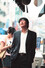 영화 <우아한 세계>(2007)에서 배우 송강호는 피로에 쩌든‘들개파’중간 보스이자 평범한 가장이 되고 싶은 강인구 역을 맡았다. 사진 롯데시네마 제공 