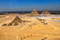 공군특수비행팀 블랙이글스가 피라미드 에어쇼 2022에 참가해 이집트 카이로 인근 피라미드 상공을 비행하고 있다. 대한민국 공군 제공