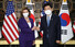 김진표 국회의장이 4일 오전 국회를 방문한 낸시 펠로시 미국 하원의장과 기념사진을 찍고 있다. 공동취재사진