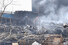 한국타이어 대전공장 화재 발생 사흘째인 14일 오후 소방당국이 잔불 정리 작업을 하고 있다. 연합뉴스