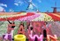 16일 오전 경기도 용인시 에버랜드에서 관계자들이 튤립과 수선화 등 약 120만 송이의 봄꽃을 즐길 수 있는 테마 공간 ''페어리 타운''을 공개하고 있다. 2023.3.16 용인/연합뉴스