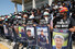 수사대상 건설노동자들이 구속된 노동자들의 석방을 요구하는 손팻말을 들고 있다. 김봉규 선임기자
