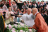  27일 서울 종로구 조계사에서 열린 불기 2567년 부처님오신날 봉축법요식에서 대한불교조계종 총무원장 진우스님(오른쪽)과 원로의장 자광스님이 아기 부처님의 몸을 물로 씻는 관불의식을 하고 있다. 대통령실통신사진기자단