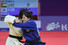  25일 중국 항저우 샤오산 린푸 체육관에서 열린 항저우 아시안게임 유도 여자 57kg급 동메달 결정전에서 한국 박은송이 아랍에미리트 알탄세세그 바추크를 상대하고 있다. 연합뉴스.
