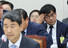 정순신 변호사가 11일 국회 교육위원회에서 열린 국정감사에 증인으로 출석해 땀을 닦고 있다. 연합뉴스