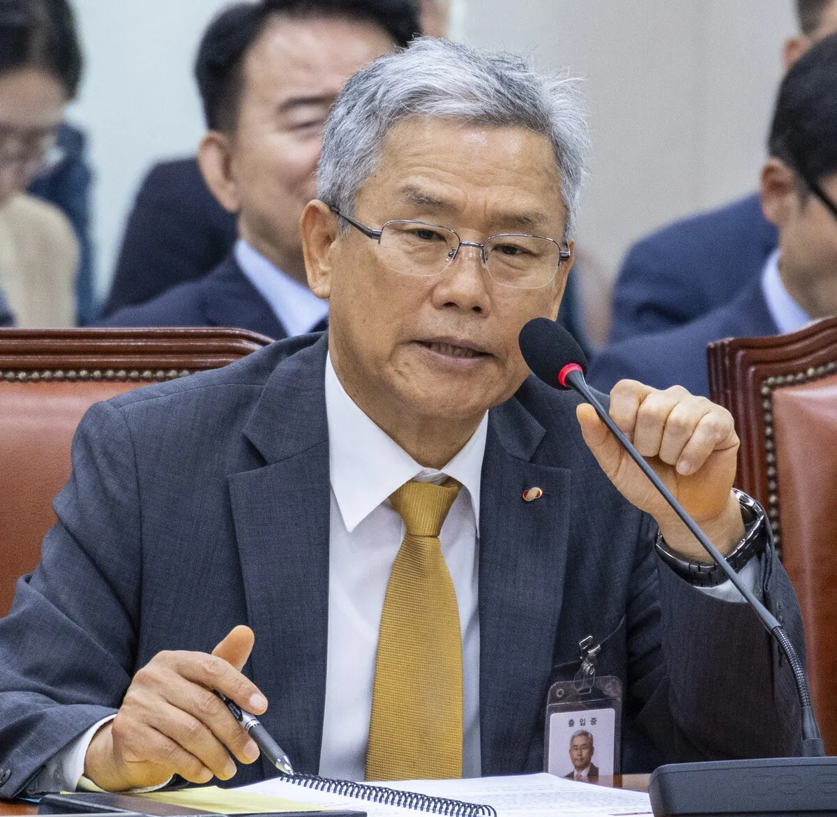 한전 사장 “사채 해결 위해…삼성전자·하이닉스에 ‘전기료 선납’ 제안”