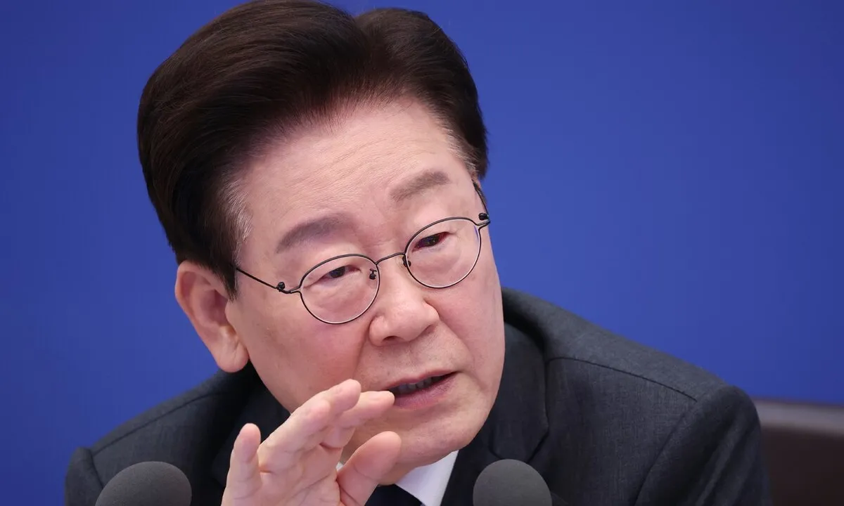 이 대통령 “국무회의서 할 말 다 해”…참모들 속앓이에도 ‘직진’