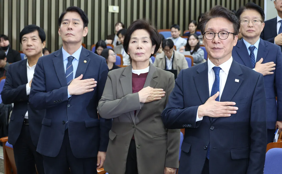 여, 조희대 탄핵 즉각추진 역풍 우려 “확실한 근거부터 찾자”