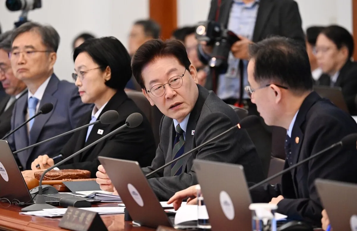 이 대통령 “국정 성과 홍보, 백화점식 나열 말고 선택과 집중해야”