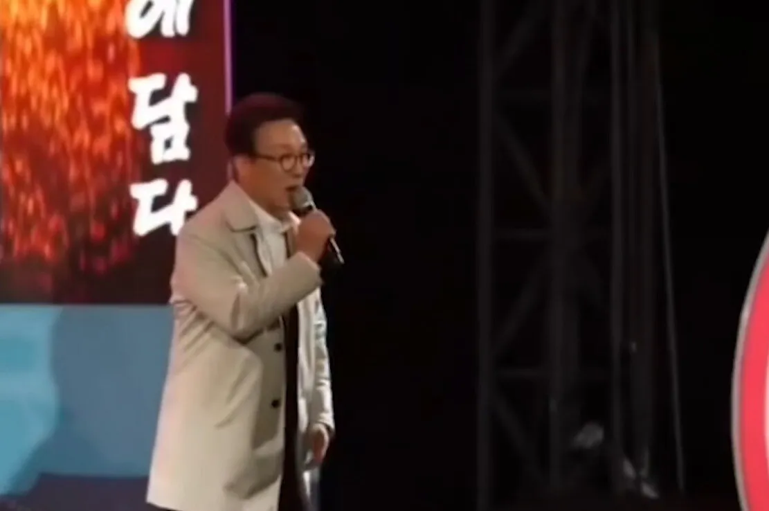 지역축제 가수 공연 중 “김민석 대표님 모십니다”…국힘 “오만”
