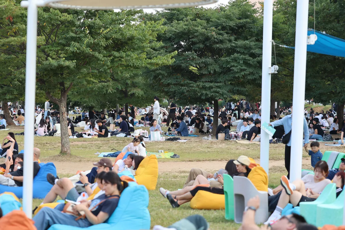 연휴 끝 출근길 짙은 안개 … 태풍 ‘수리개’ 일본으로