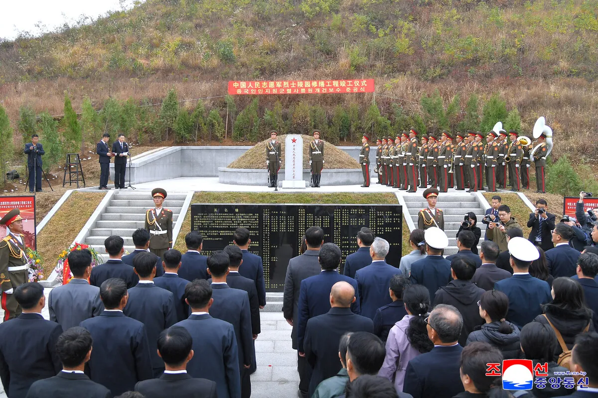 김정은, 방중전 북 중국인민지원군열사능원도 방문…혈맹 과시
