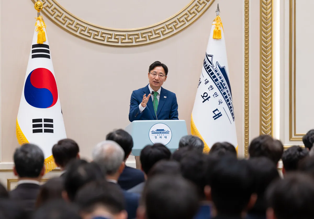 임광현 비서실장 “때로는 반 보 앞에서 대통령 보좌해야”