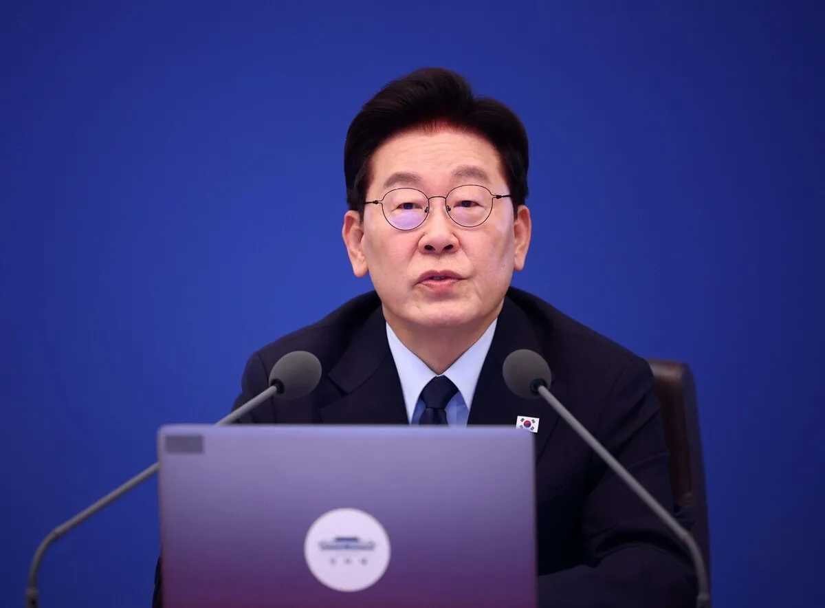 이 대통령 “연임·정계개편용 개헌 음모론 벗어나셔도 된다”