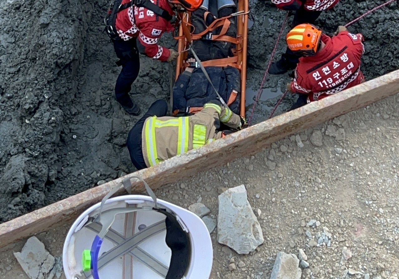 지하 6m ‘쿵’…안전난간도 없는 중대재해법 첫날 추락사고