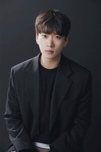 18회 노근리 평화상 문학상 중단편 부문 수상자 박하신 작가. 노근리 국제평화재단 제공