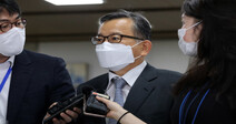 김학의 “검사 면담 뒤 증언 오염” vs 검찰 “회유·압박 없었다”