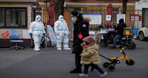 중국 3년 유지하던 ‘제로코로나’ 급선회…왜, 지금?