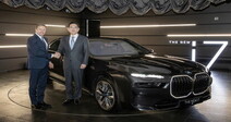 Top executives of Samsung, BMW talk strengthening EV battery cooperation