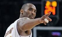 ‘NBA 전설’ 코비 브라이언트 사망…딸과 동승한 전용헬기 추락