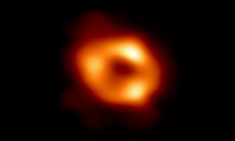 우리은하 중심에 있는 블랙홀은 어떤 모습? 최초 관측 성공
