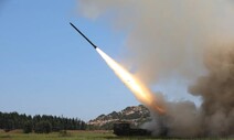 중국 미사일 11발 쐈다…‘대만 봉쇄’ 리허설에 미국 항모 체류연장