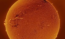 오로라 부르는 ‘태양 에너지’ 폭발 순간…경이로운 천문 사진