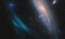 ‘250만 광년’ 안드로메다 옆 푸른빛 구름의 정체는?
