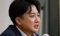 이준석 “윤핵관, 당 망쳐놓고 불출마? 임명직 자리 보장받은 것”