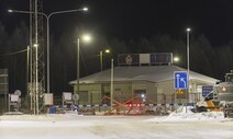 핀란드, 러시아 국경 전면 폐쇄…“이주민 크게 늘어 곤란”