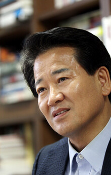 Former Trade Minister Kim Jong-hoon.