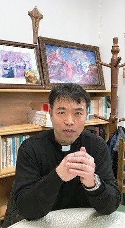 Father Lee Geum-jae, a researcher and author who’s studied Shincheonji for the past 10 years. (provided by the South Korean Catholic Pseudo Religion Action Committee)