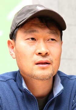 “‘유역별 통합 물관리’가 시급하다. 지금은 물의 양은 국토부, 보는 수공, 수질은 환경부로 나뉘어 있다.” -정수근